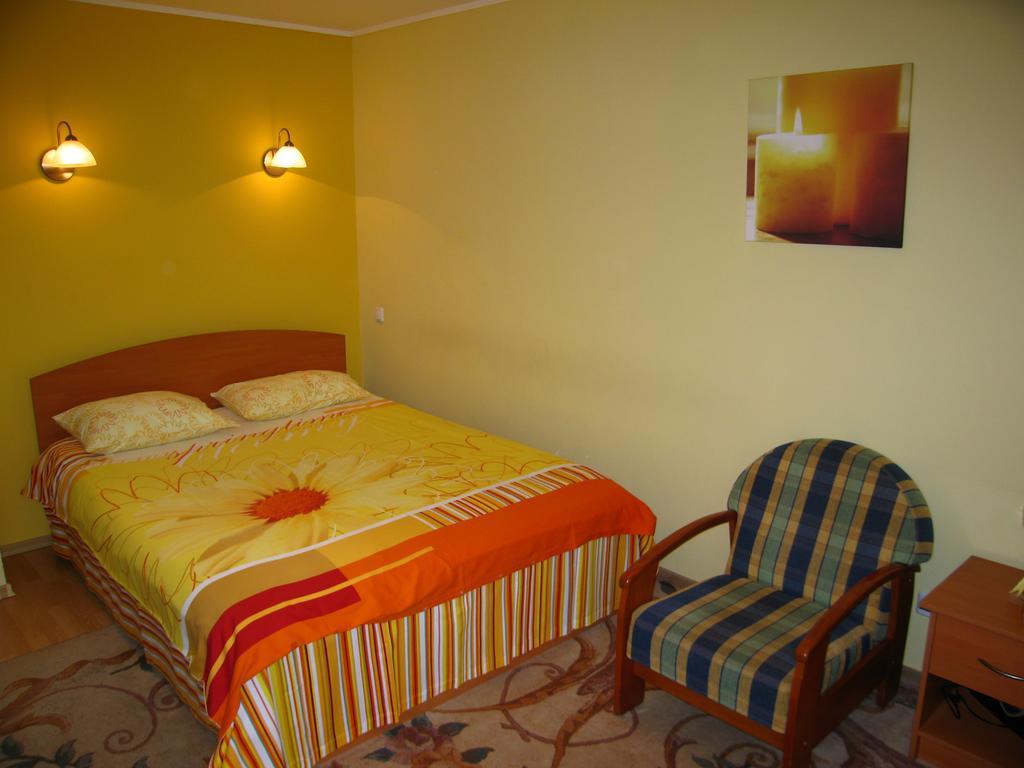 Hotel Service Predslava On Antonovicha Street Kiev Chambre photo
