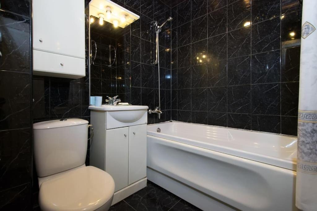 Hotel Service Predslava On Antonovicha Street Kiev Extérieur photo